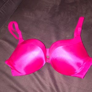 VICTORIAS SECRET 1 and 1/2 push up